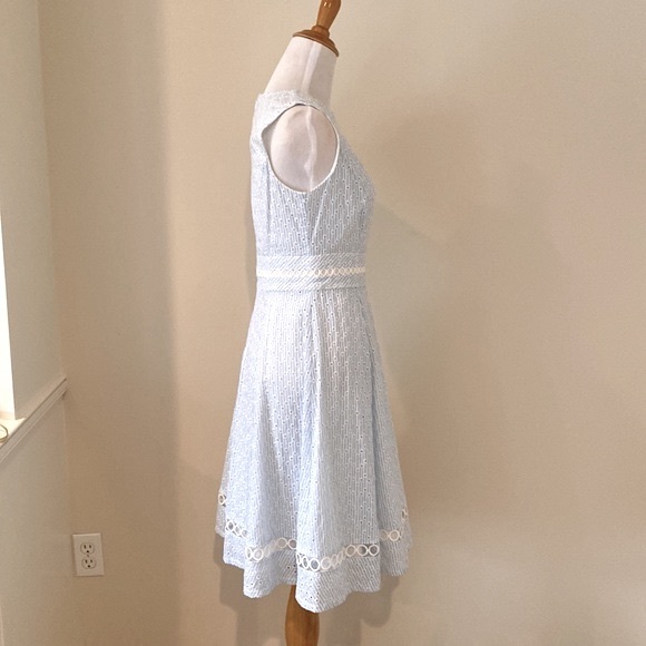 Calvin Klein Seersucker Dress with Embroidered Eyelet Cutout Circles Sz 4 - Picture 7 of 11